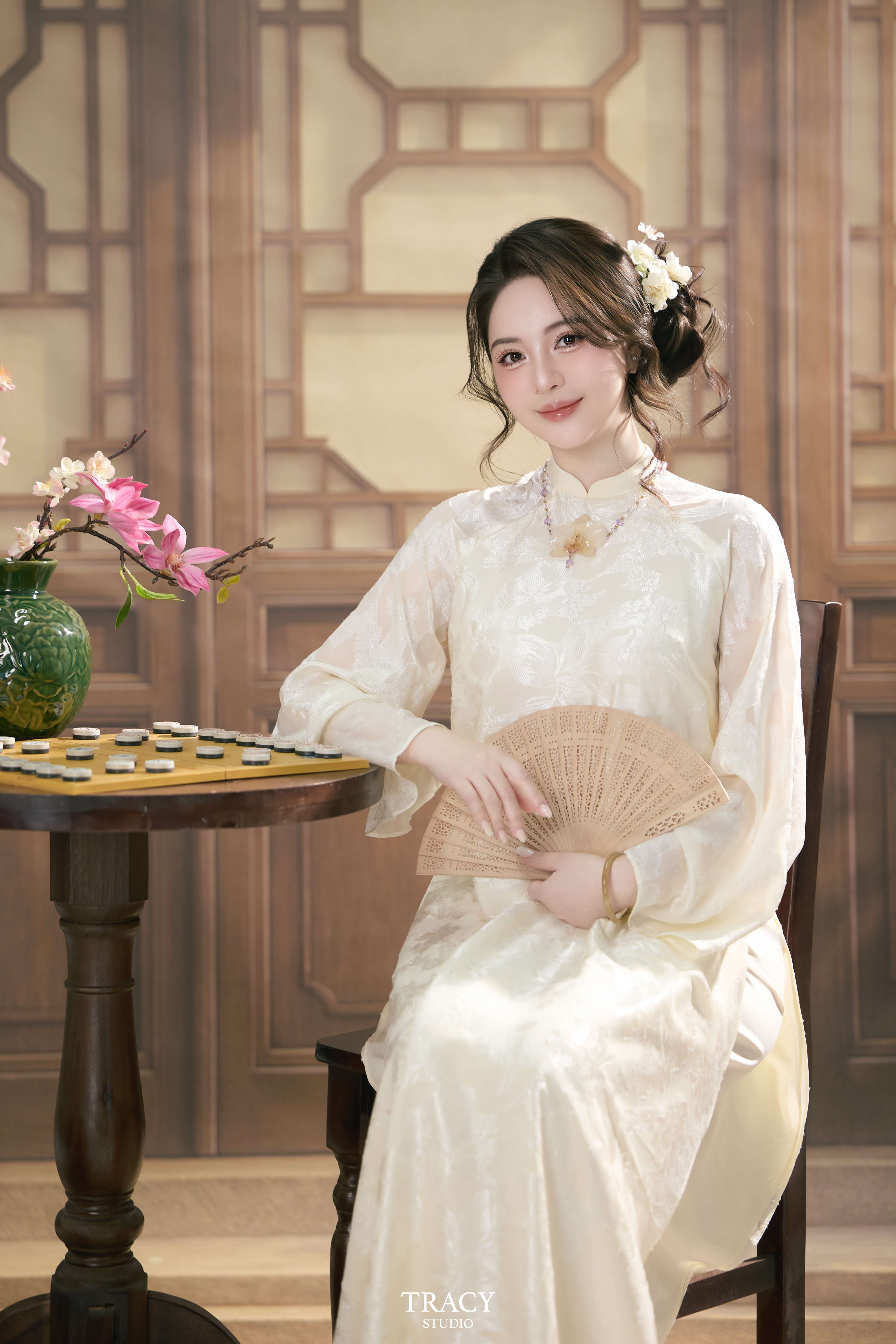 tracy studio chụp concept áo dài Tết hiên